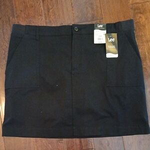 NWT - Lee Black Skort Sz 20